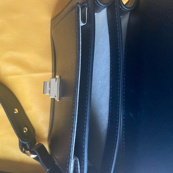 Authentic Valentino Handbag , and dust bag - Picture 5 of 16